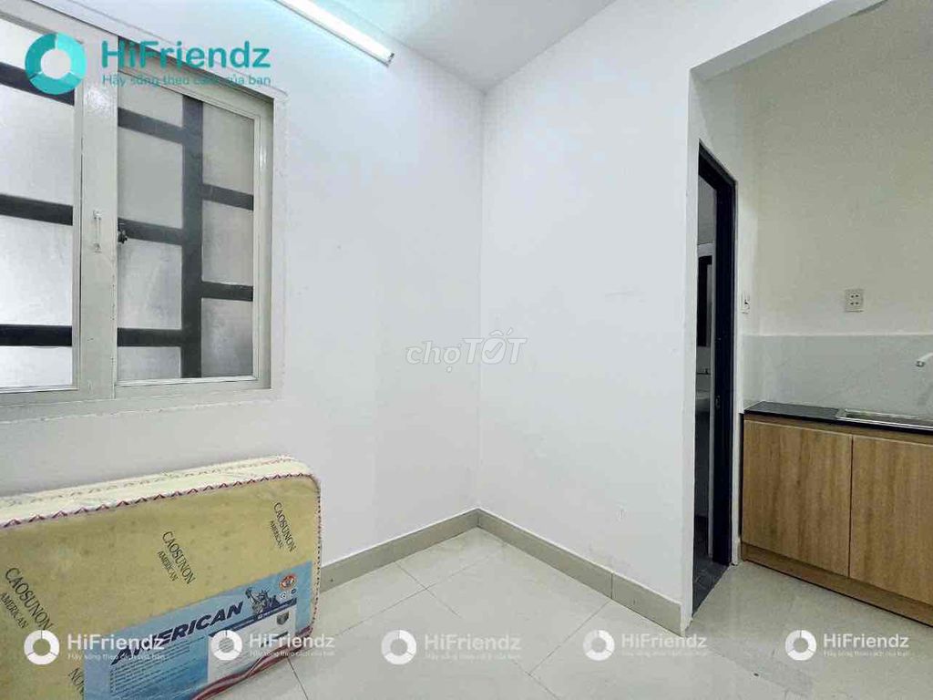 The P.P.D. studio is open-full furniture, private washing machine-the airport.