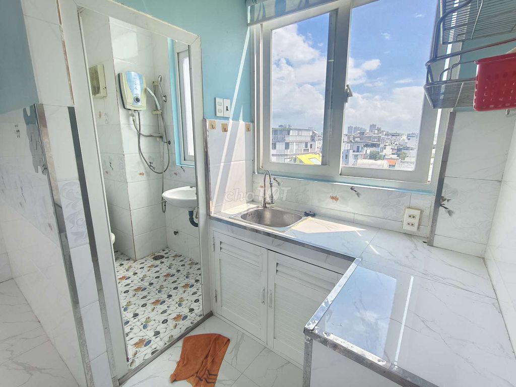 Rent a regular-priced hotel.
