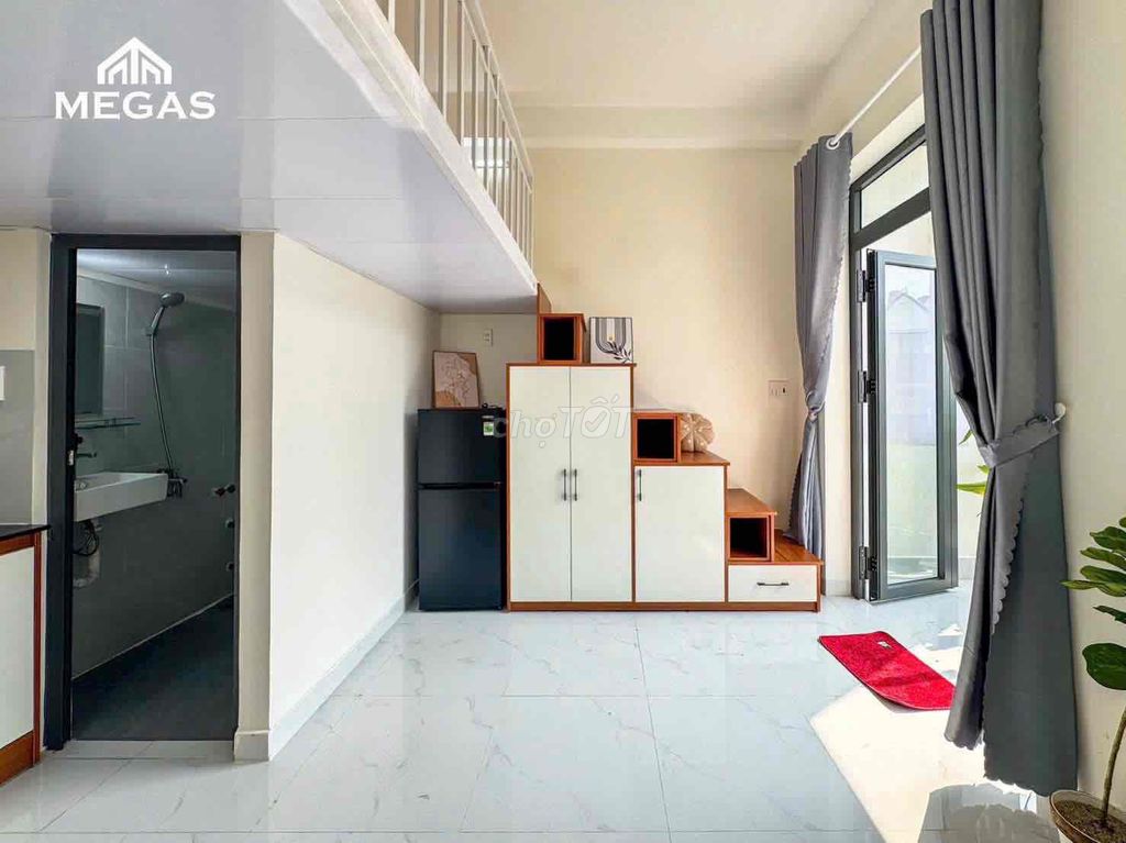 Trường Chinh_phan has just built a brand-new 10 pedex balcony.
