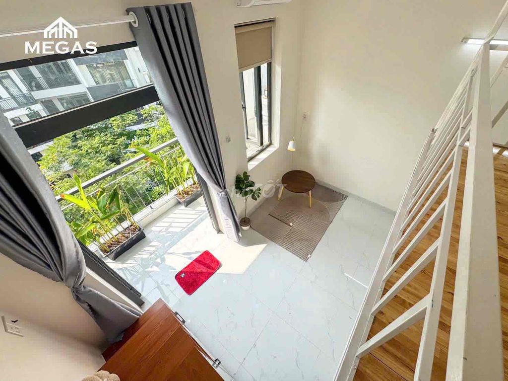 Trường Chinh_phan has just built a brand-new 10 pedex balcony.