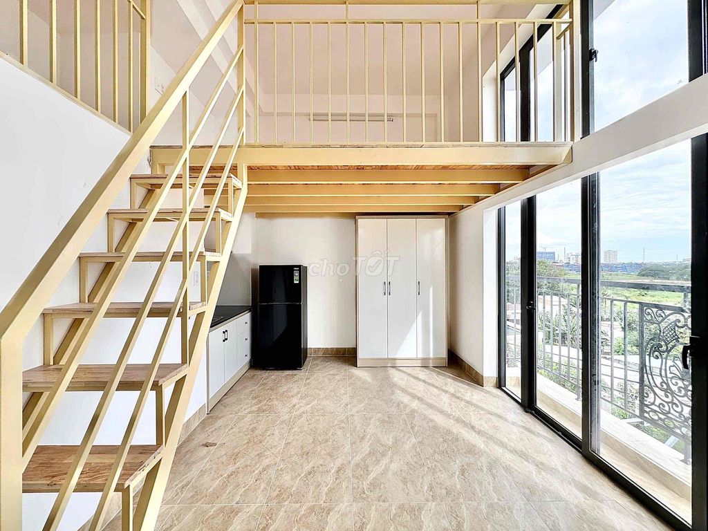 apartment--the super cool balcony-- 5 million and 5