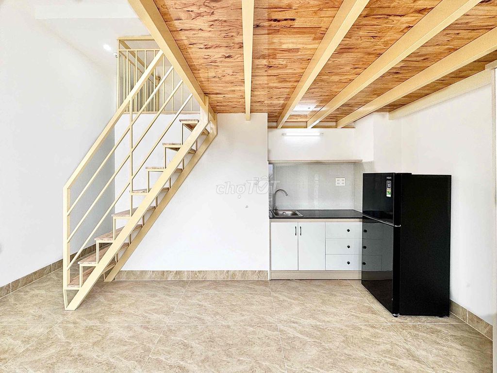 apartment--the super cool balcony-- 5 million and 5