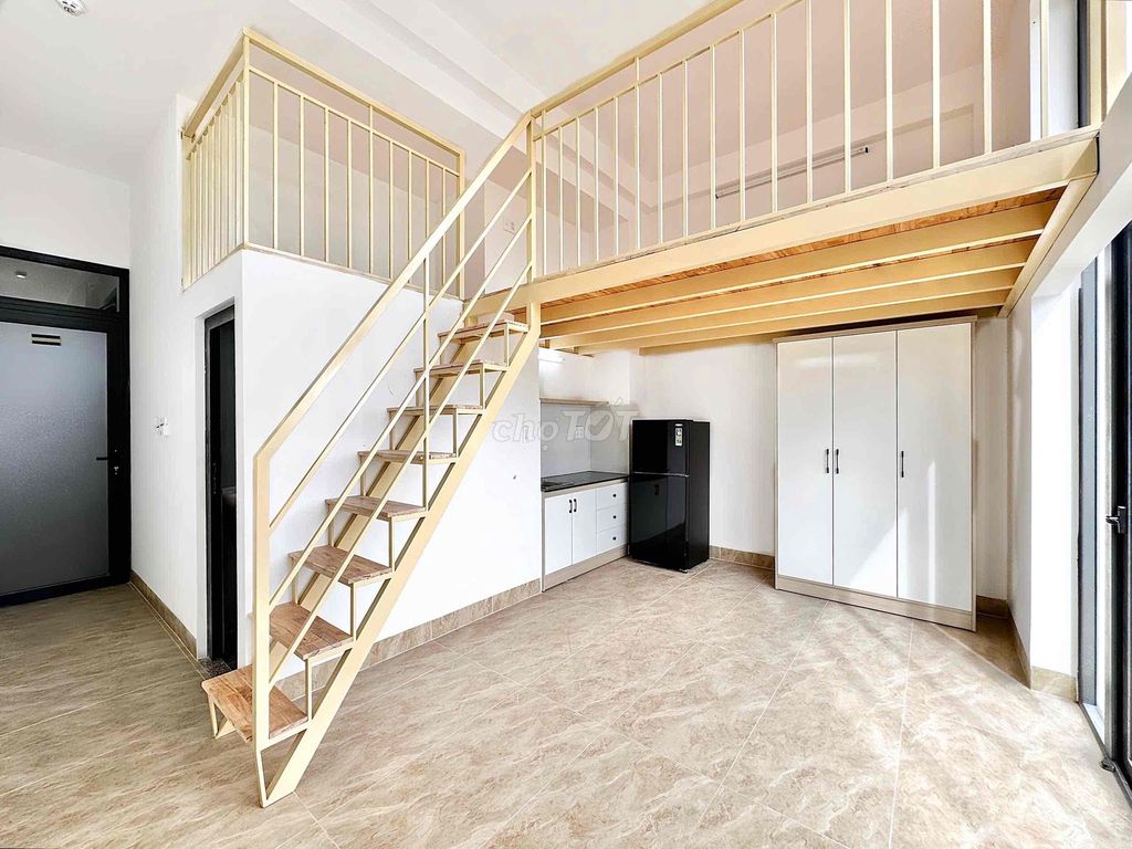 apartment--the super cool balcony-- 5 million and 5