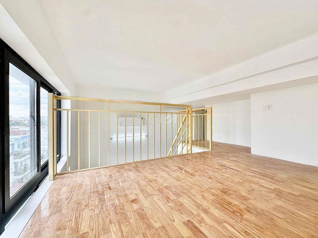 apartment--the super cool balcony-- 5 million and 5