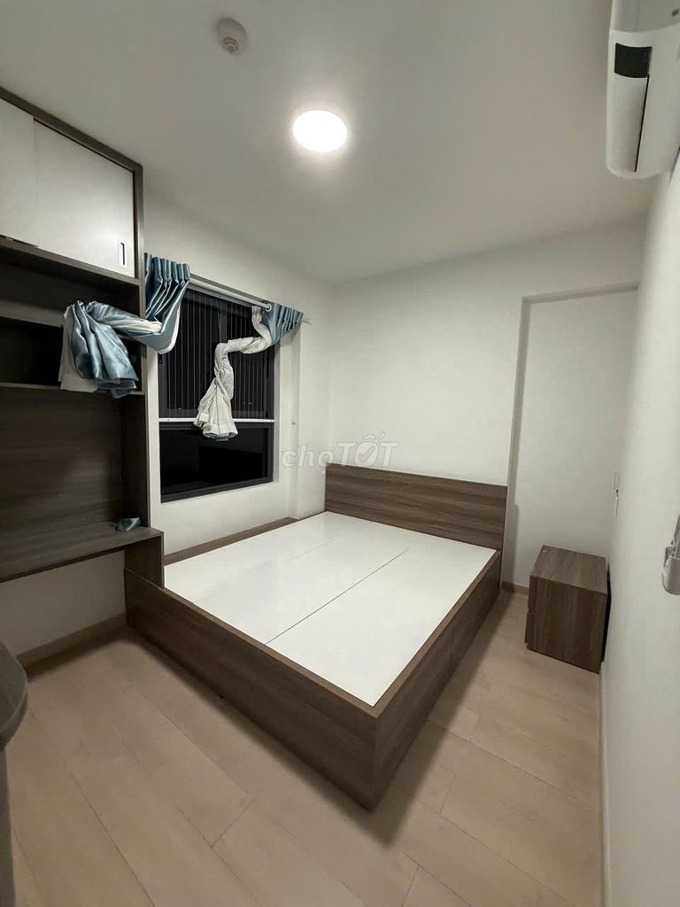 Rent the corner of two bedrooms.