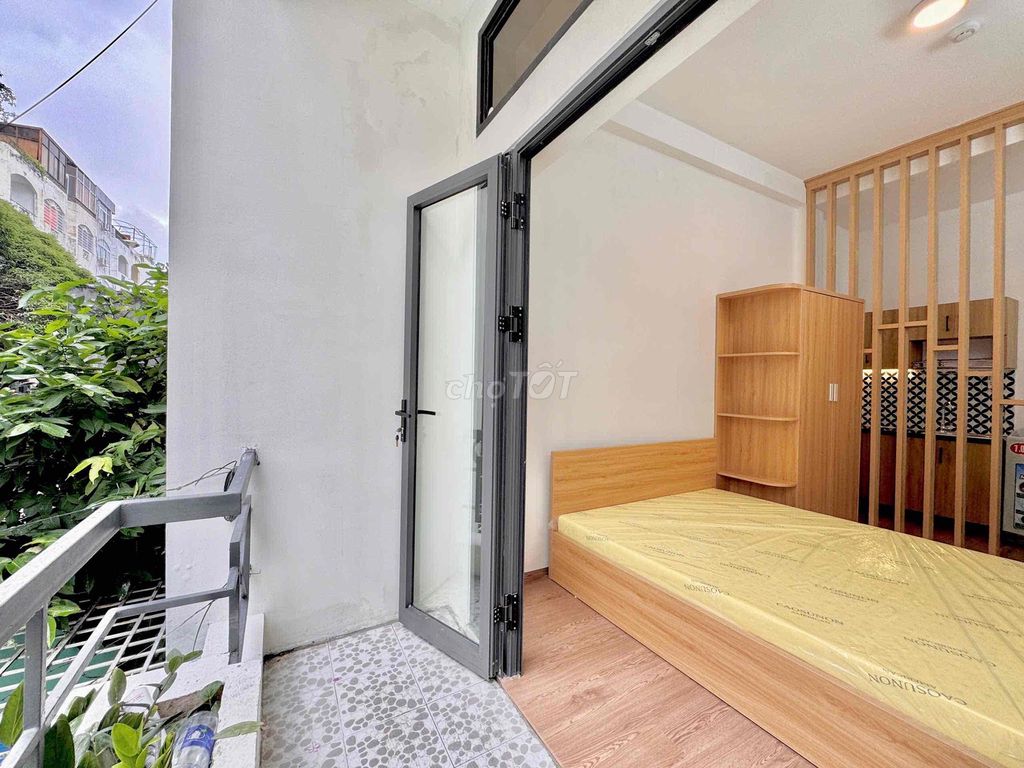 The balcony house is full of furniture right here in the District 11 billionaire house.