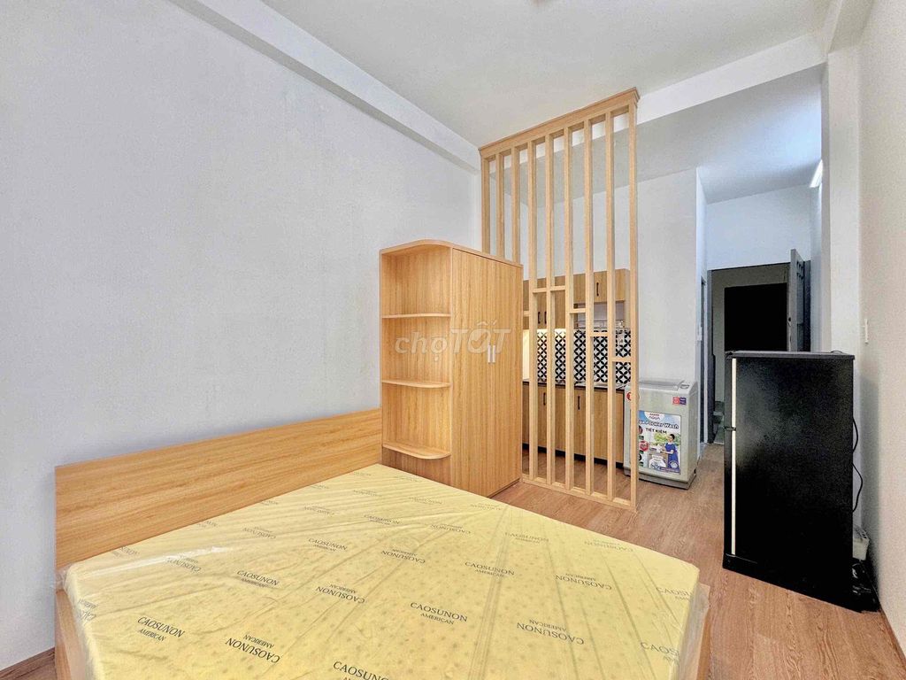 The balcony house is full of furniture right here in the District 11 billionaire house.