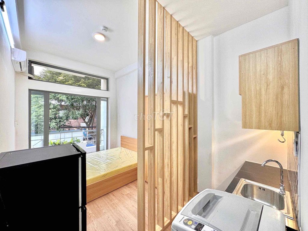 The balcony house is full of furniture right here in the District 11 billionaire house.