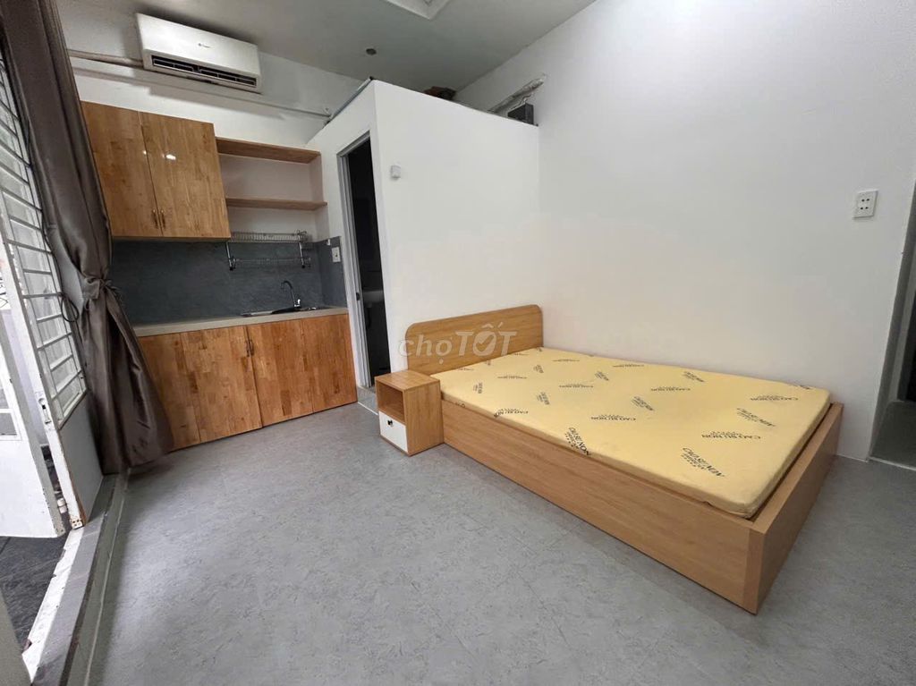 Phan Xích Long service apartment. Real commitment, real price.