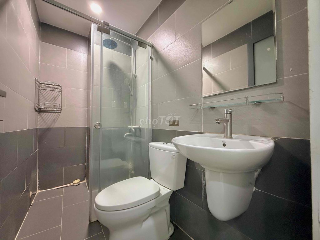 100 Studio 35m2 large windows, Hoàng Văn Thụ, Phú Nhuận. Near District 1