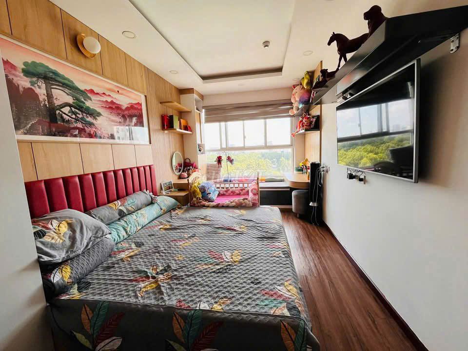 Golden Mansion Novaland apartment at 75mm Airways, clear interior.