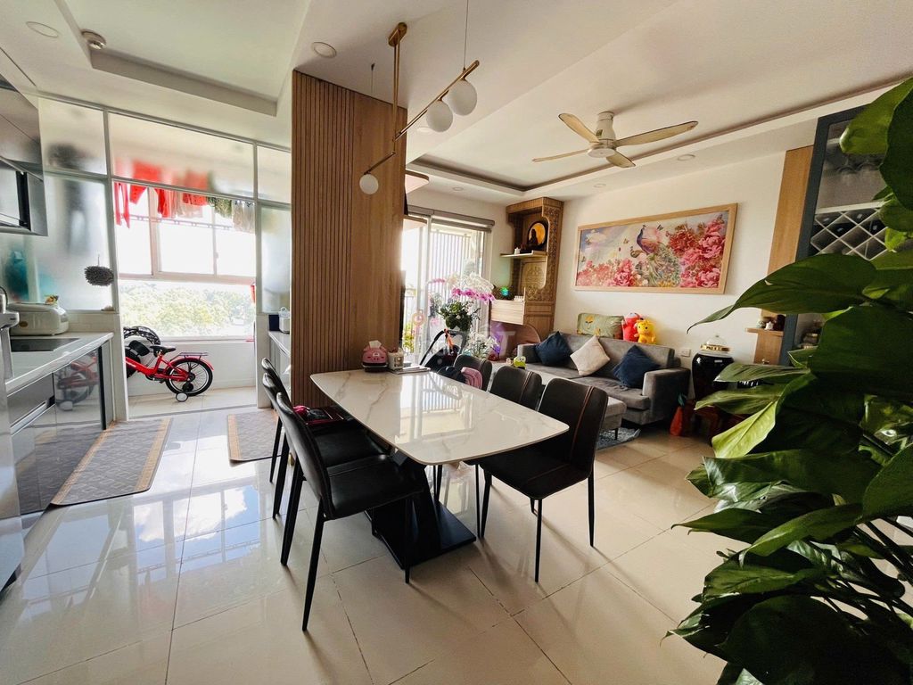 Golden Mansion Novaland apartment at 75mm Airways, clear interior.