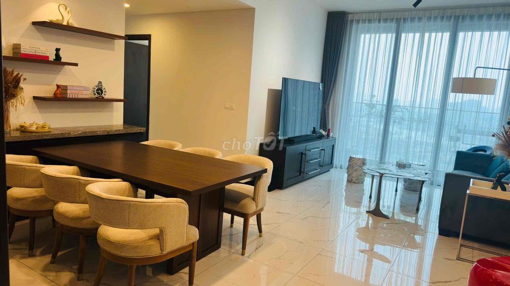 We need to rent a two-room Talia- Empire City apartment, the upper corner of the river view.