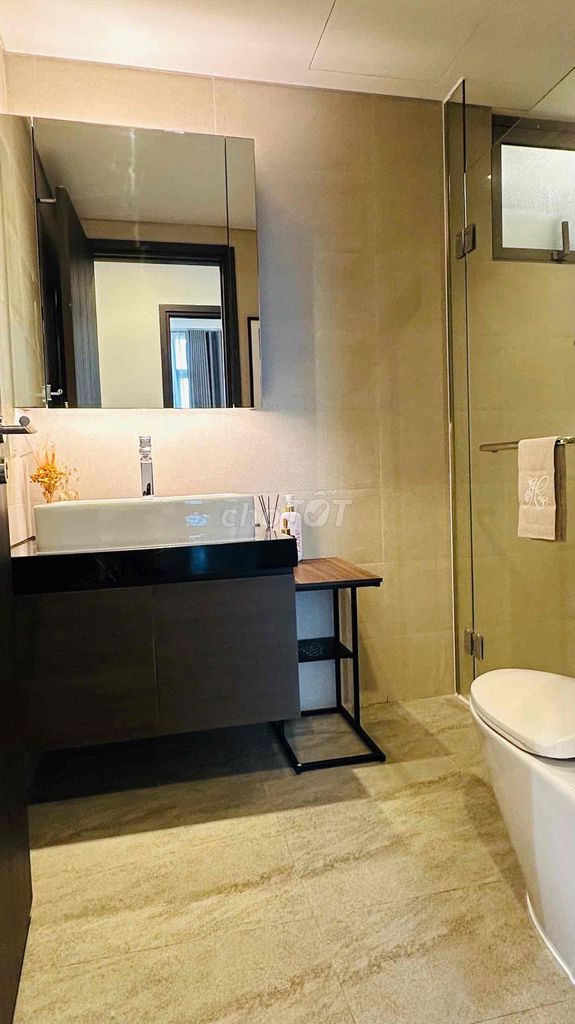 We need to rent a two-room Talia- Empire City apartment, the upper corner of the river view.