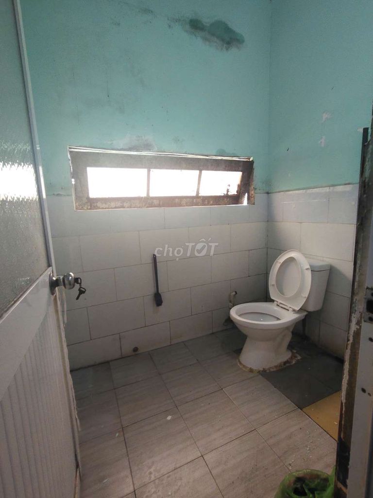 The rental house is 4 x 12 meters Bà Cả in five Đa Phước B societies. It's 3 million a day.