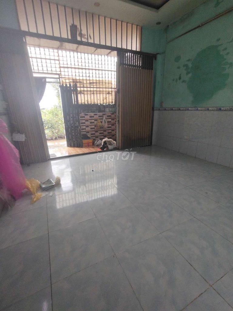 The rental house is 4 x 12 meters Bà Cả in five Đa Phước B societies. It's 3 million a day.