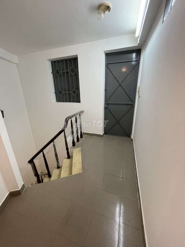 Let's rent out the original house.