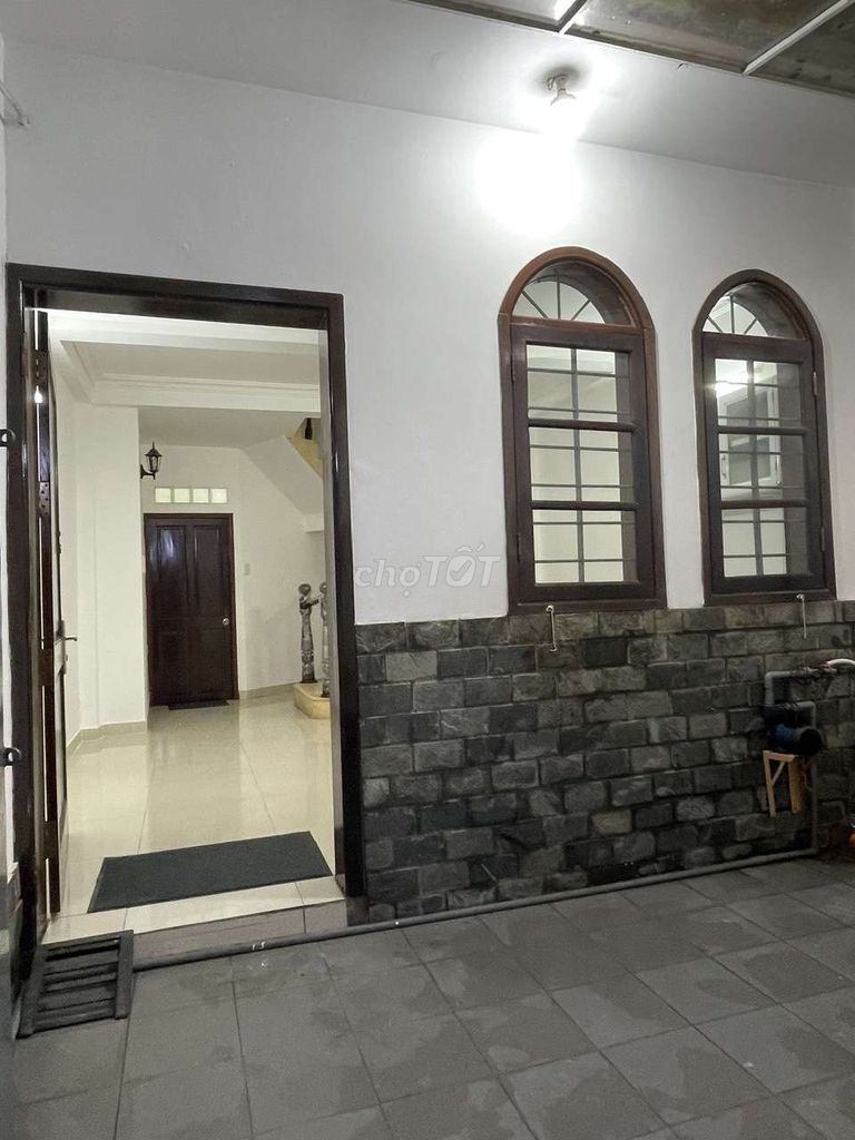 Let's rent out the original house.
