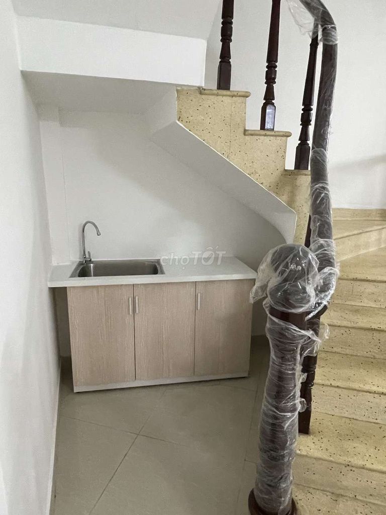 Let's rent out the original house.