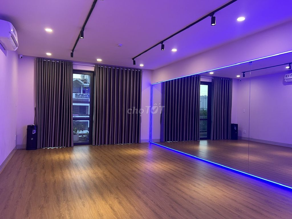 Rent an office on Hoàng Trọng Mậu