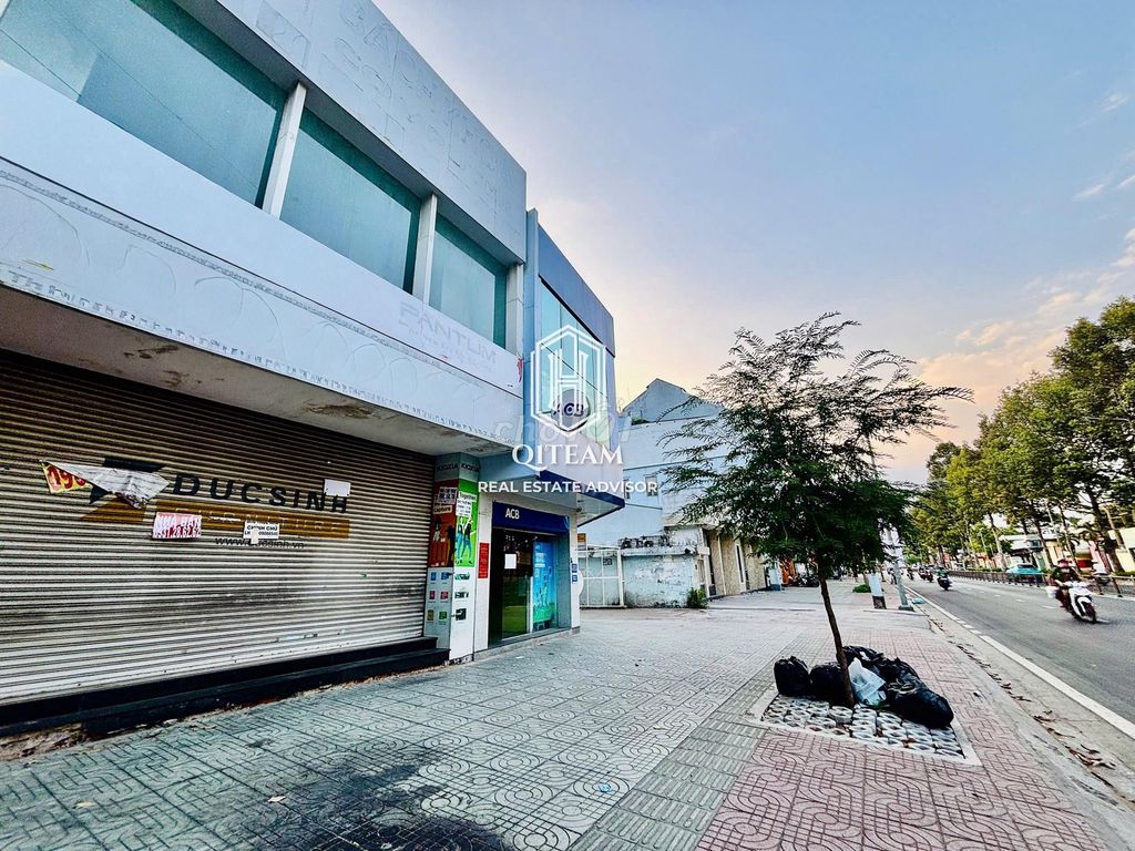 Area 7 x17 meters, broad sidewalk - A Lý Thường Kiệt house, 11-Land District, cheap