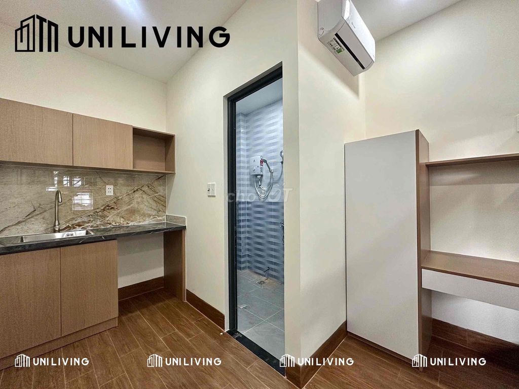 The owner of the two-space apartment slept next to the sacred metro.