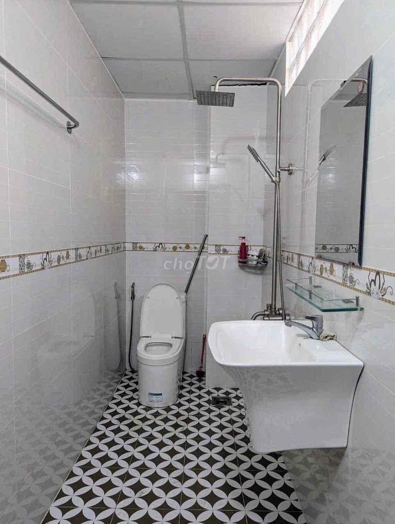 5 blocks across the village. Four bedrooms. nvkdrzej 9 Gò Vấp.