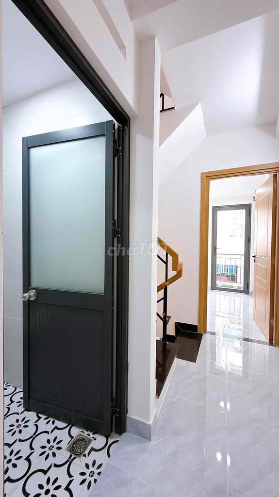 Rent a new home in the 4th district.