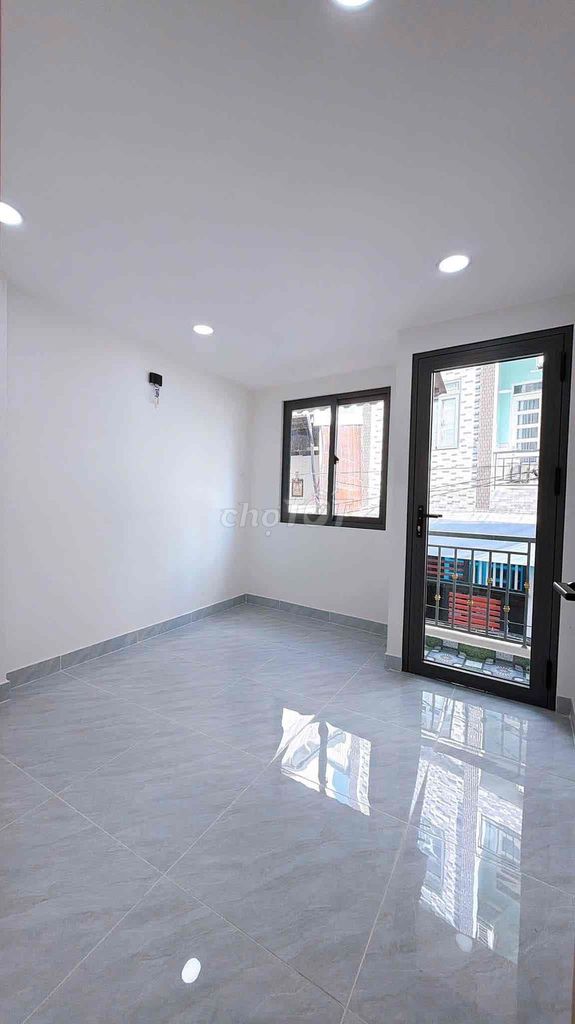 Rent a new home in the 4th district.