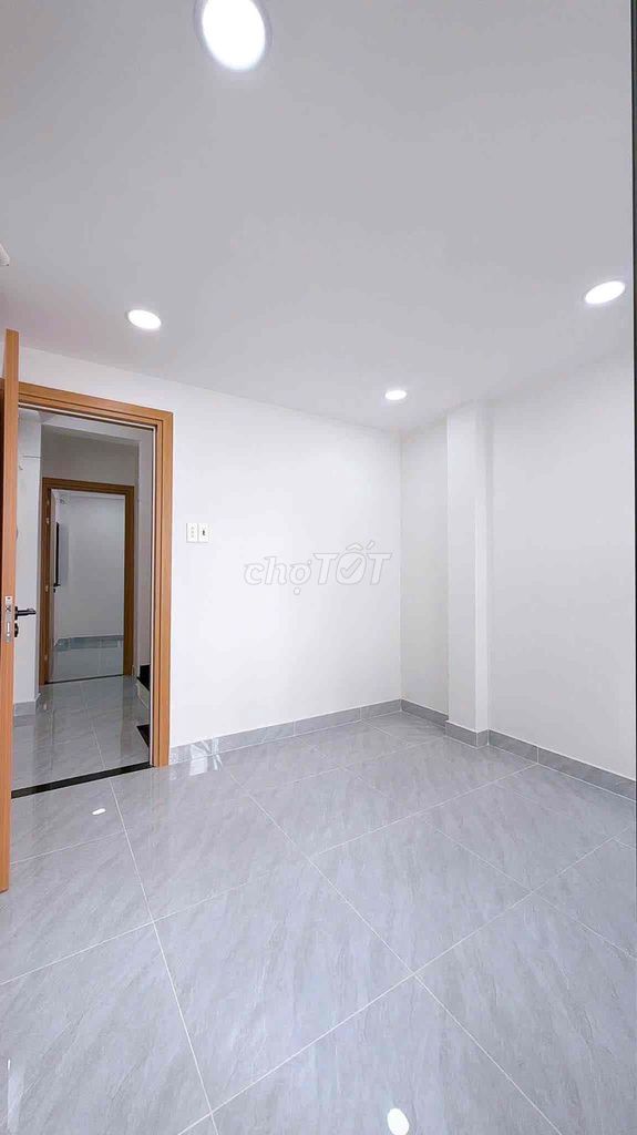 Rent a new home in the 4th district.