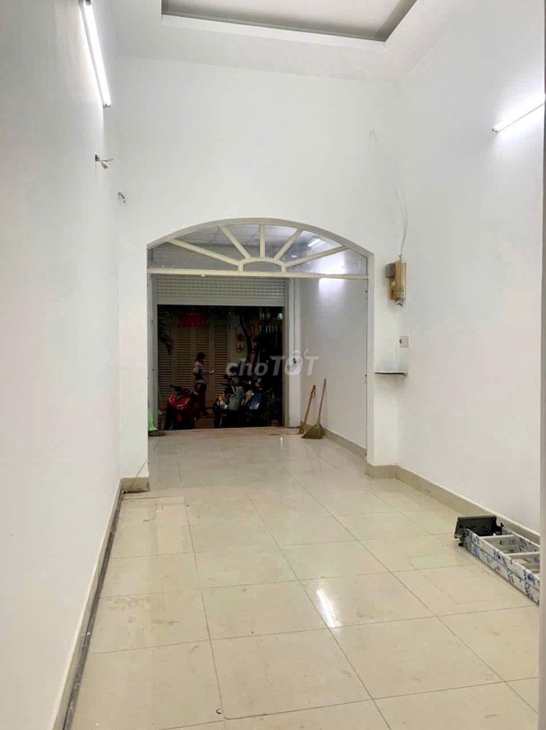 Rent a house in front of the Tang Street Road, clear area: 3/5 x22