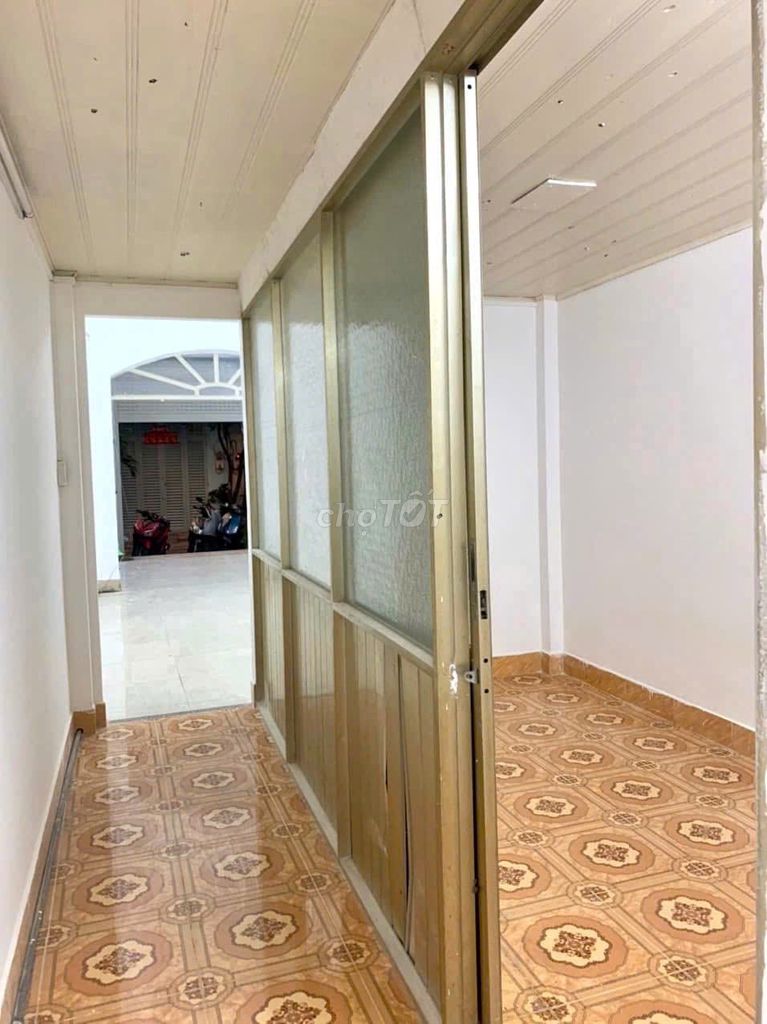 Rent a house in front of the Tang Street Road, clear area: 3/5 x22