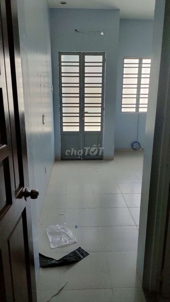 Hires 242 Tôn Đản flats.