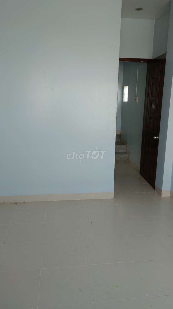 Hires 242 Tôn Đản flats.
