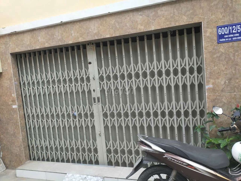 Renting an alley, 600/5th of the Bible, An Lạc, Bình Tân. 4.2 million.