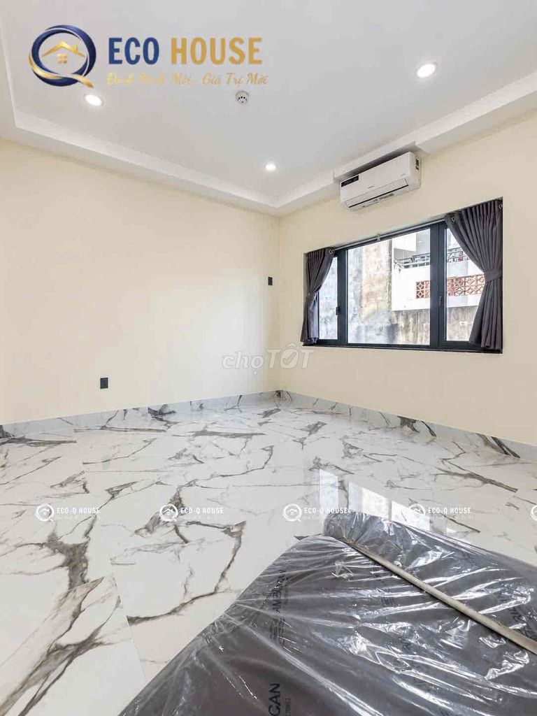Two newly constructed bedrooms, full interior, elevator building.