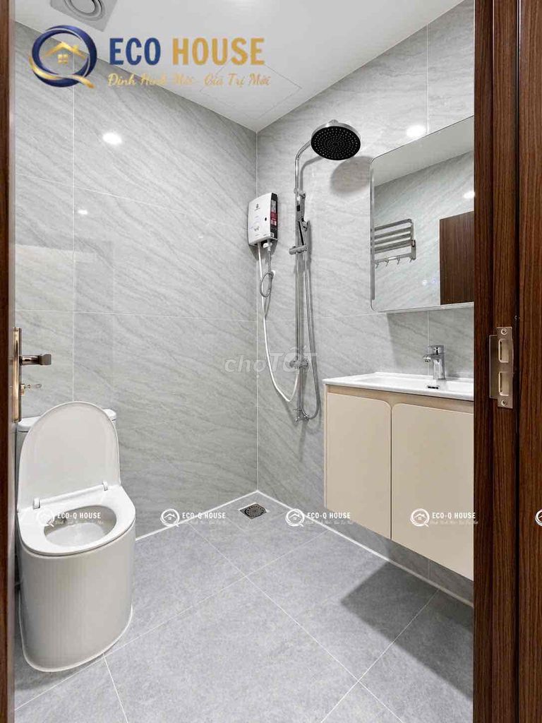 Two newly constructed bedrooms, full interior, elevator building.