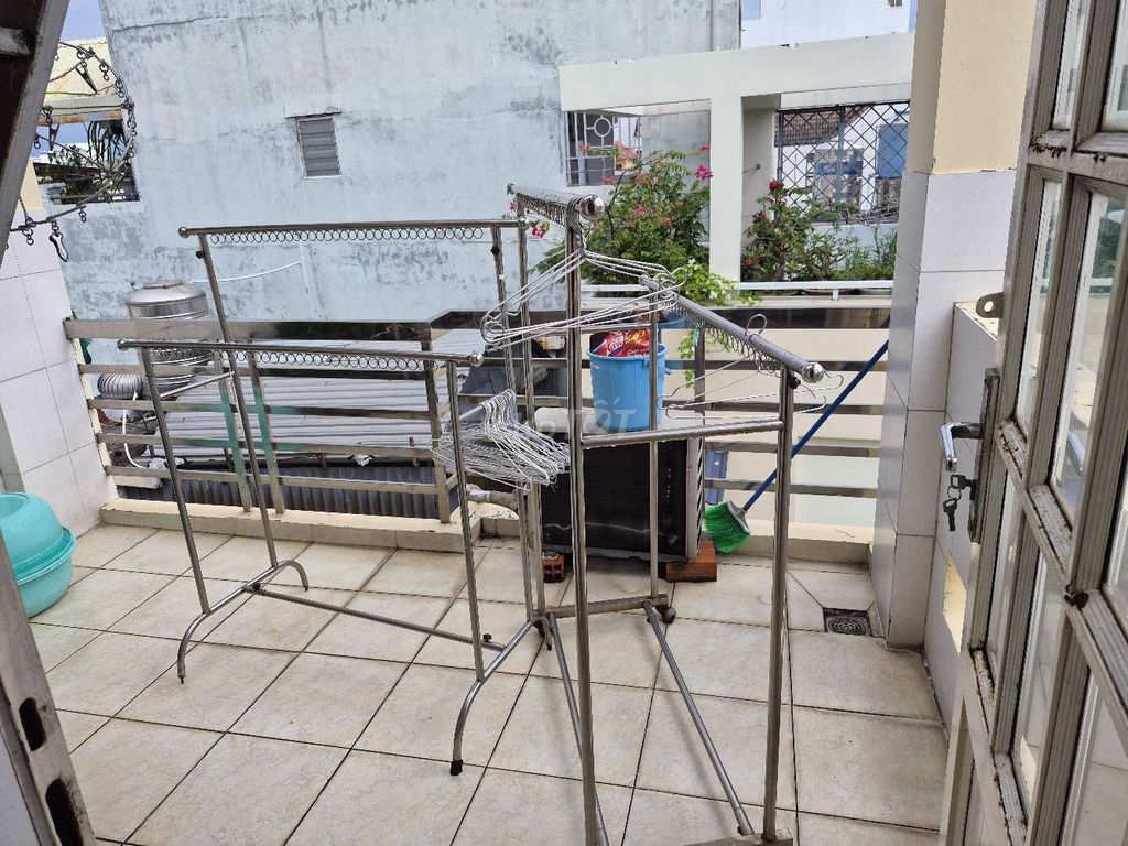 Renting room 28 meters Nguyễn Công Hoan, toilets