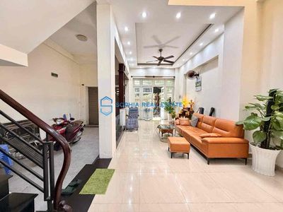 Villa Compred Security 24 hours, 5 bedrooms.