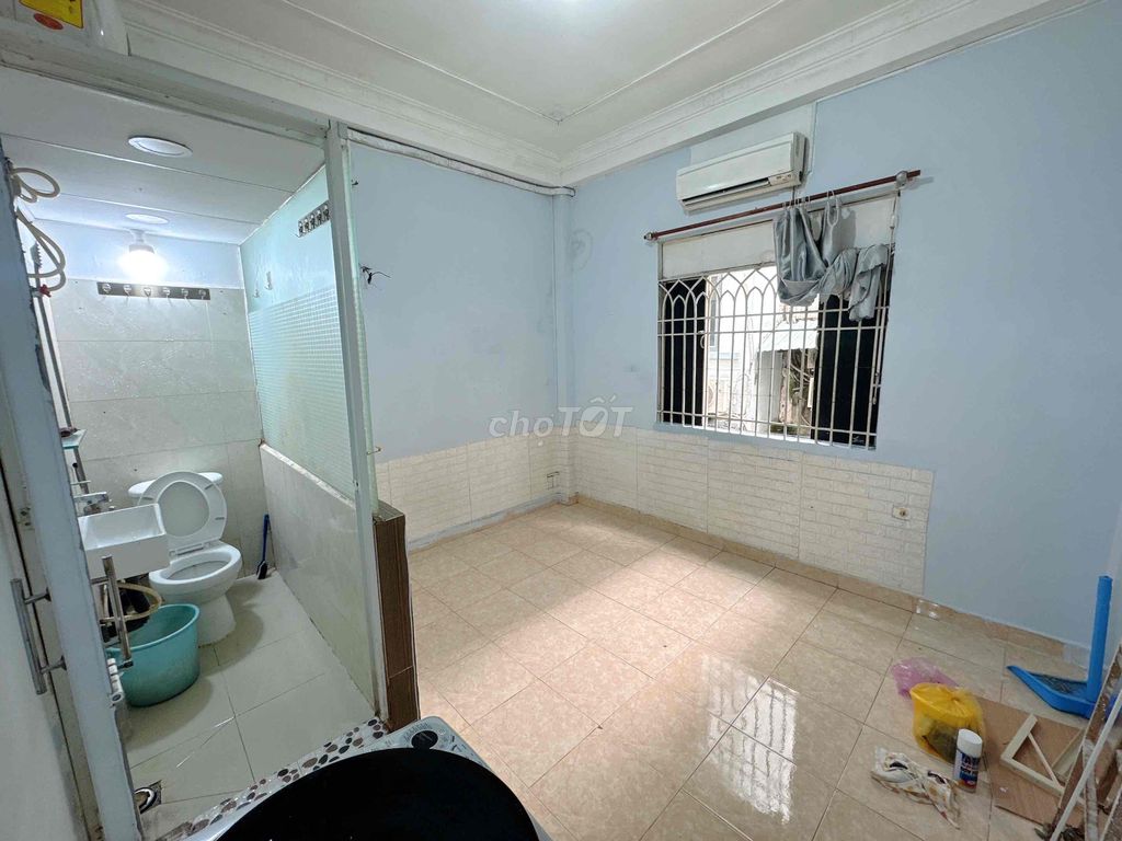 Room 20 m2 full interior on a clear số 45 window