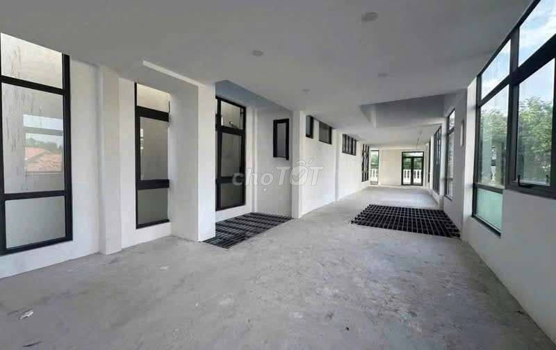 I'm the owner of building 21 A Tú Xương, District 3 area on 1113 M2: 150 million.