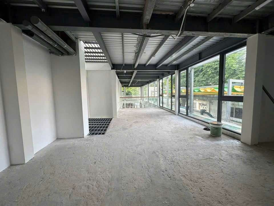 I'm the owner of building 21 A Tú Xương, District 3 area on 1113 M2: 150 million.