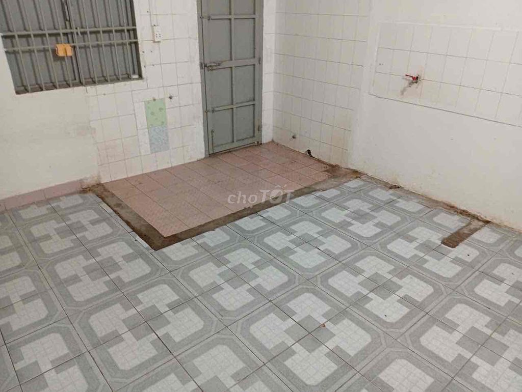 The owner rented the house to the Election Palace.