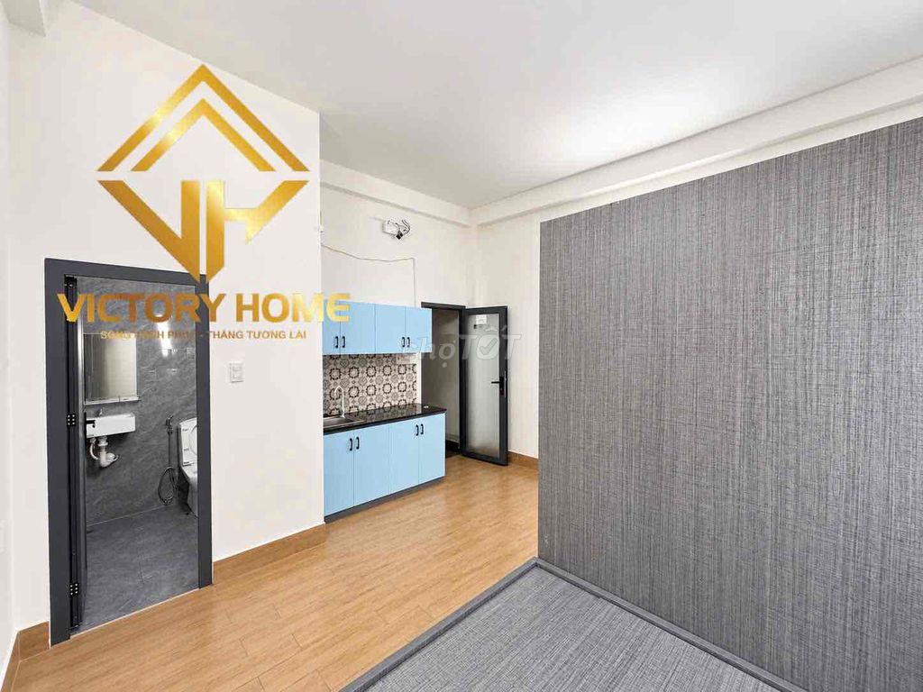 The balcony studio is near vlu cs3, the interior has an elevator.