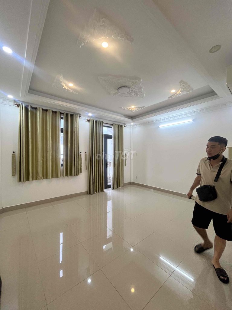 Huỳnh Tấn Phát Nhà Bè.