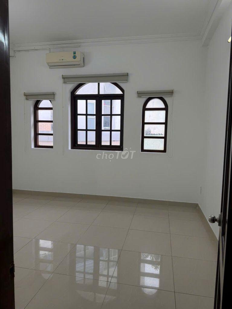 New home is 120 M2 close to 1 .8.