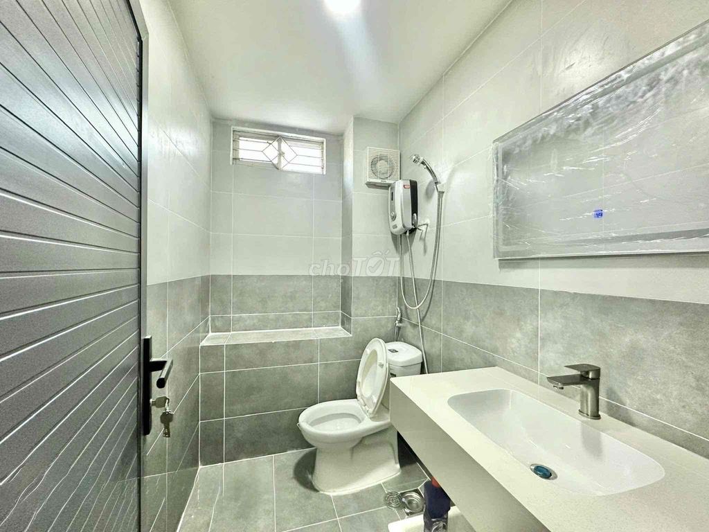 The 1st Bedroom is full Nguyễn Văn Thủ Section 1