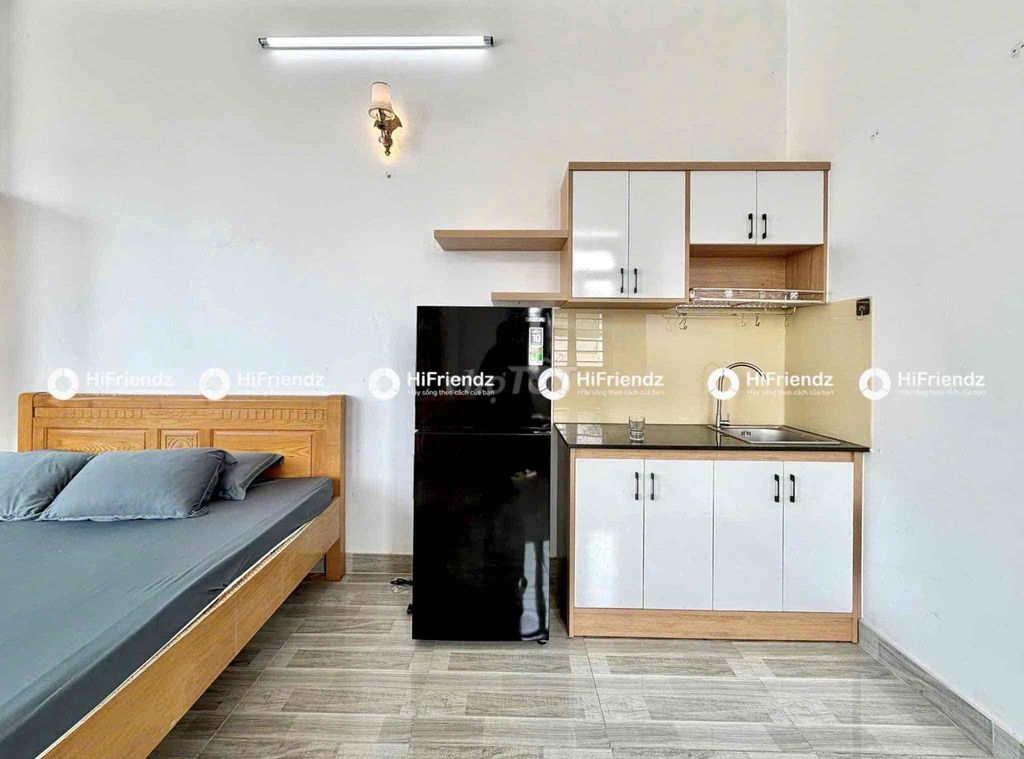 lower rent for the first 3 months of full interior, wide-lit sky windows