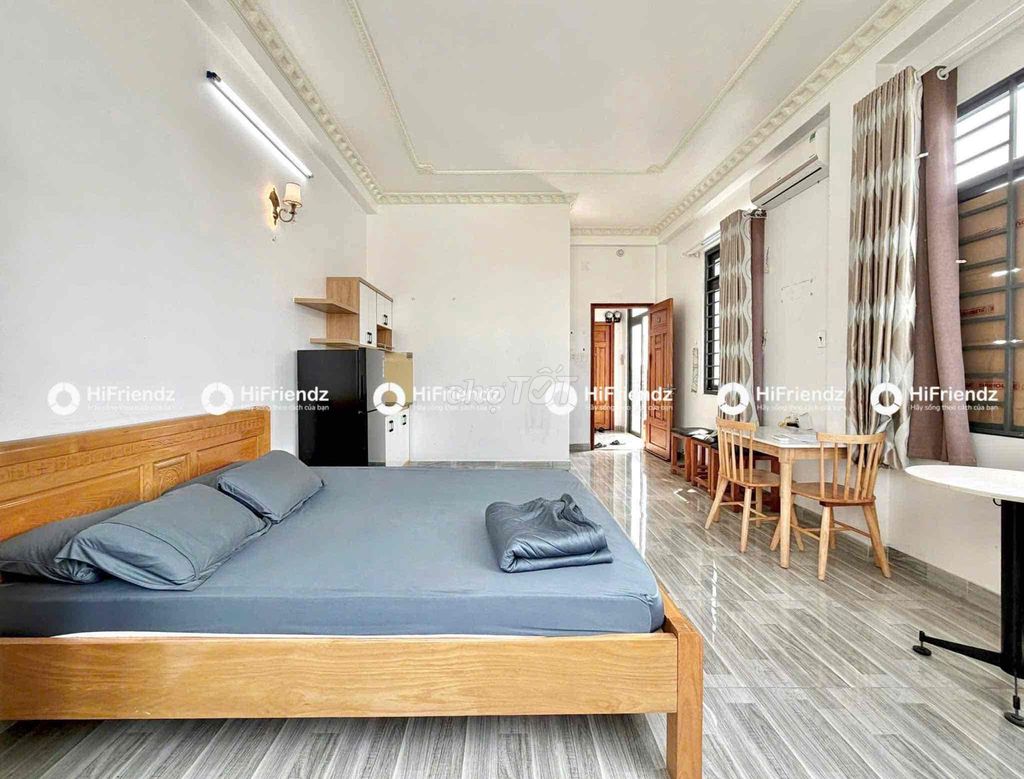 lower rent for the first 3 months of full interior, wide-lit sky windows