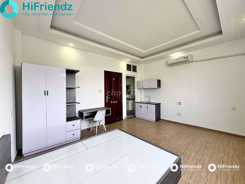 (Calt 2) Entwine studio full of furniture Kreat laket